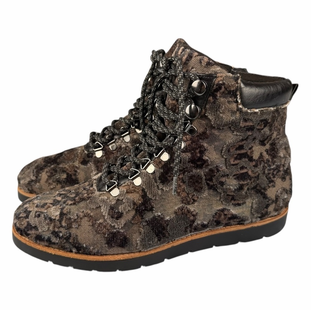 Vaneli Women's Jonnie Velvet Military Combat Paige Baroque Ankle Boots 10.5M